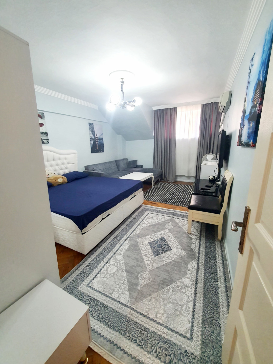 Apartment for rent: living room and bedroom