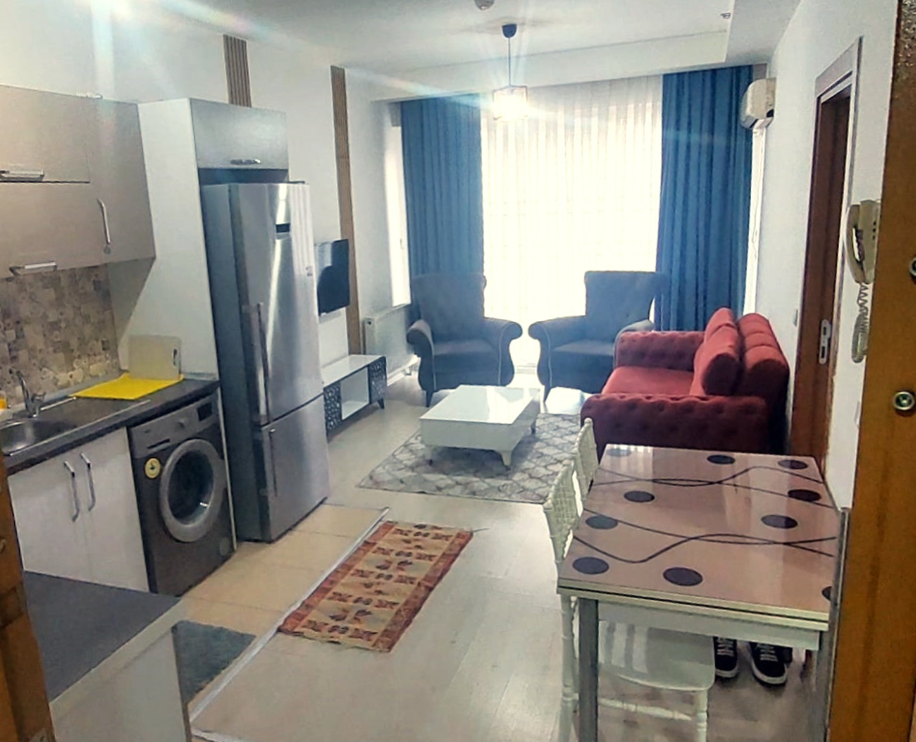Luxury air-conditioned apartment, 4th floor