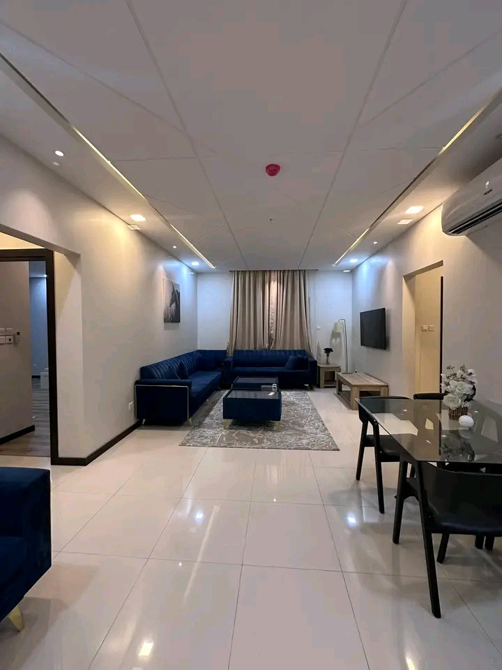 shk-mfrosh-balkaml-llaygar-fy-alrfaaa-alhgyat01791383858.jpg