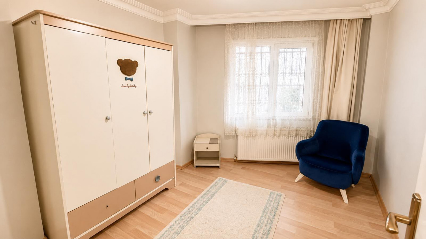 Furnished one-bedroom apartment