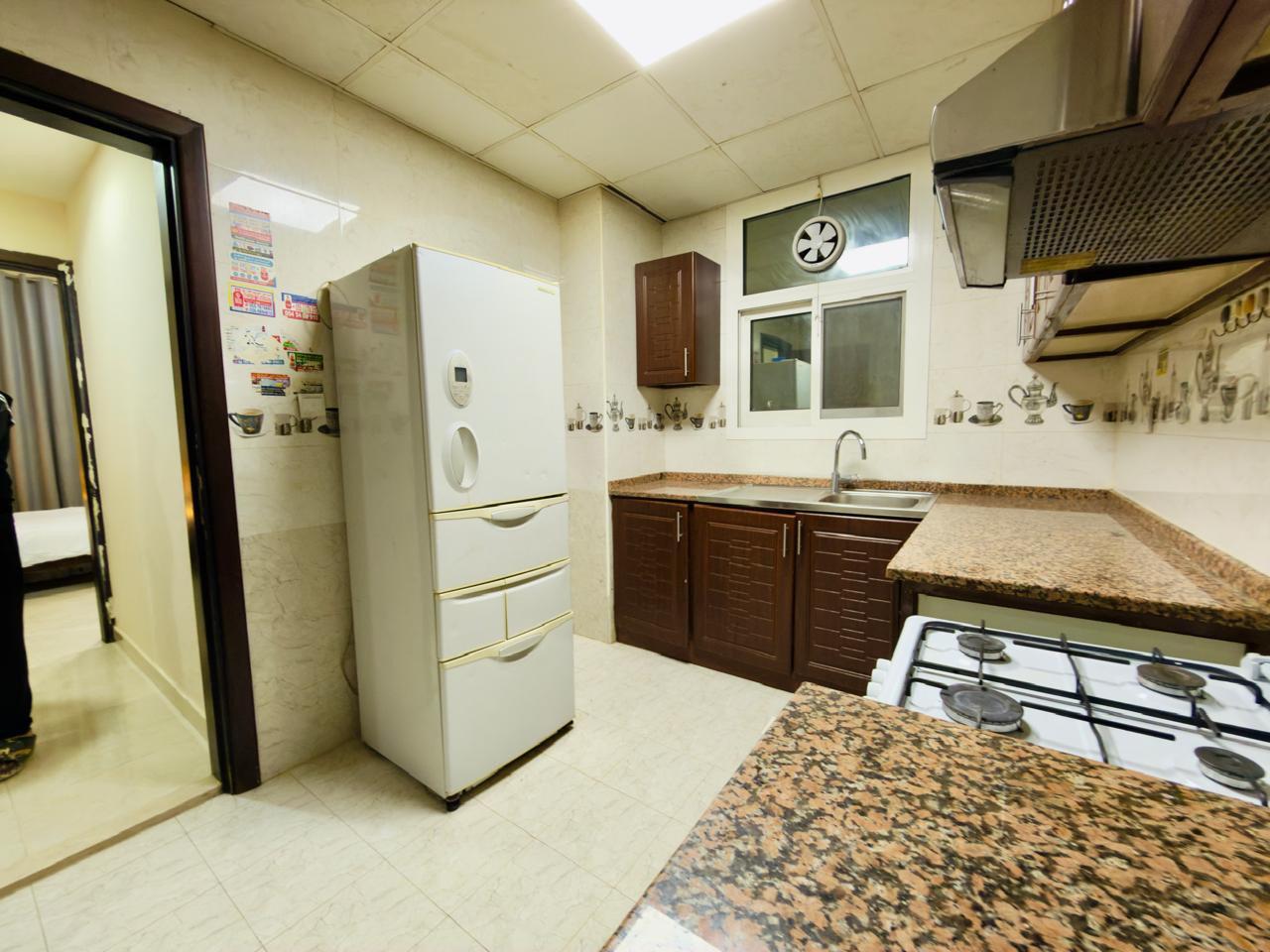 shk-mfrosh-khlf-athad-sntr61792922603.jpg