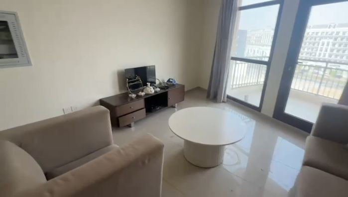 shk-mfrosh-llaygar-alshhry-lodt01787686013.jpg