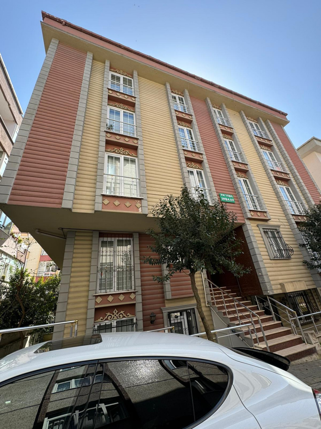 Furnished ground floor apartment