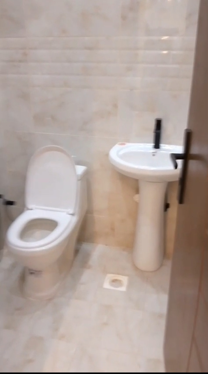 Renovated apartment in excellent condition near the metro