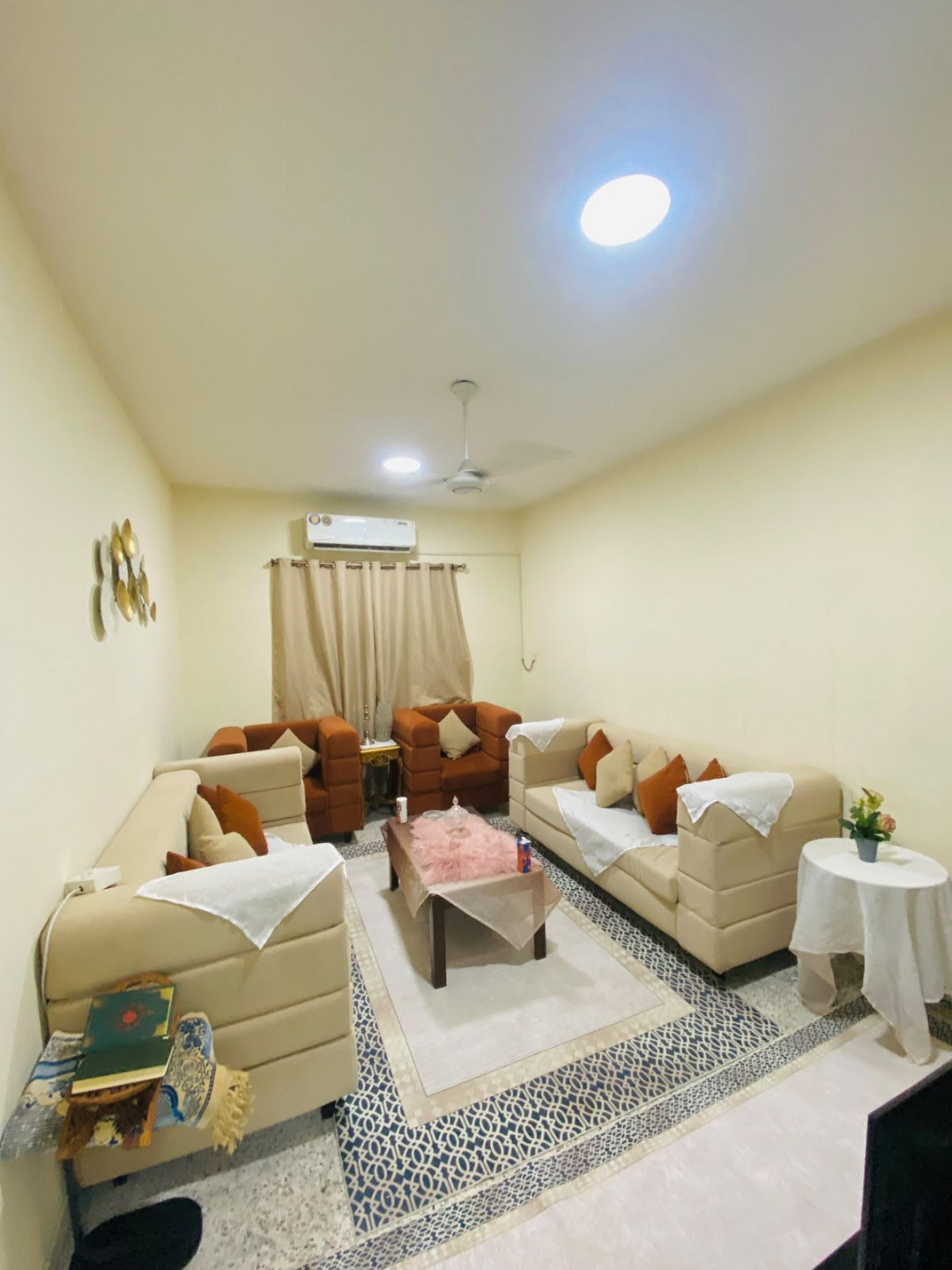 shk-mmyz-fy-mokaa-rayaa-aal-mrs-aagman01789500141.jpg