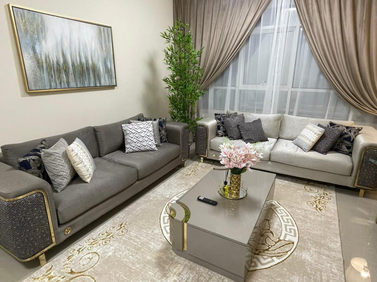 A distinctive, fully serviced apartment in cooperation