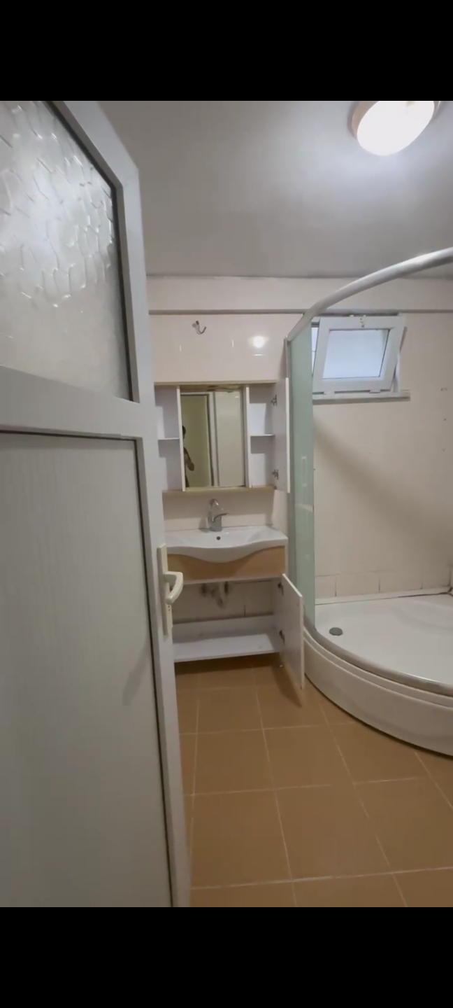 A well-maintained and spacious apartment in Esenyurt