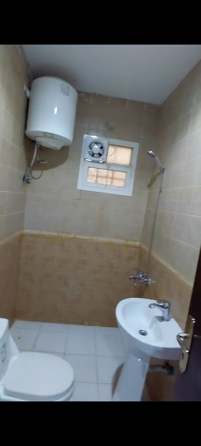 Clean apartment in Seville neighborhood