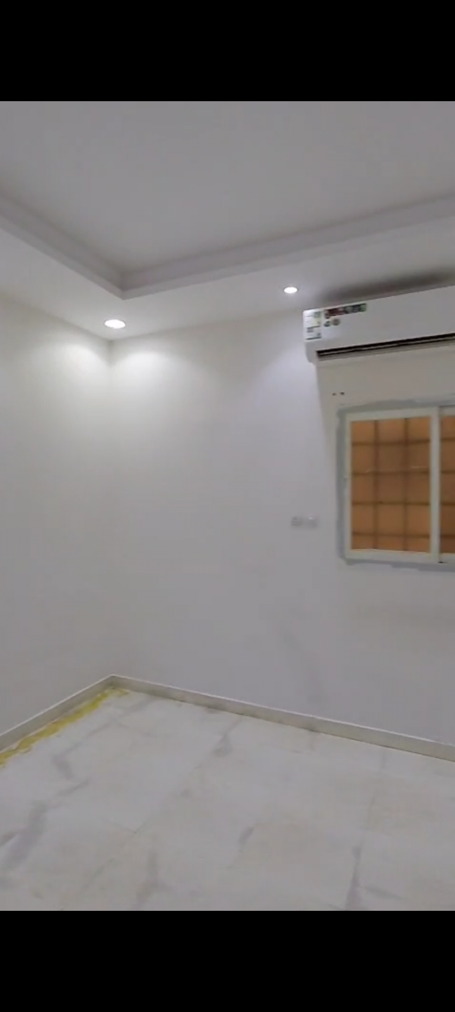 Clean apartment in Seville neighborhood