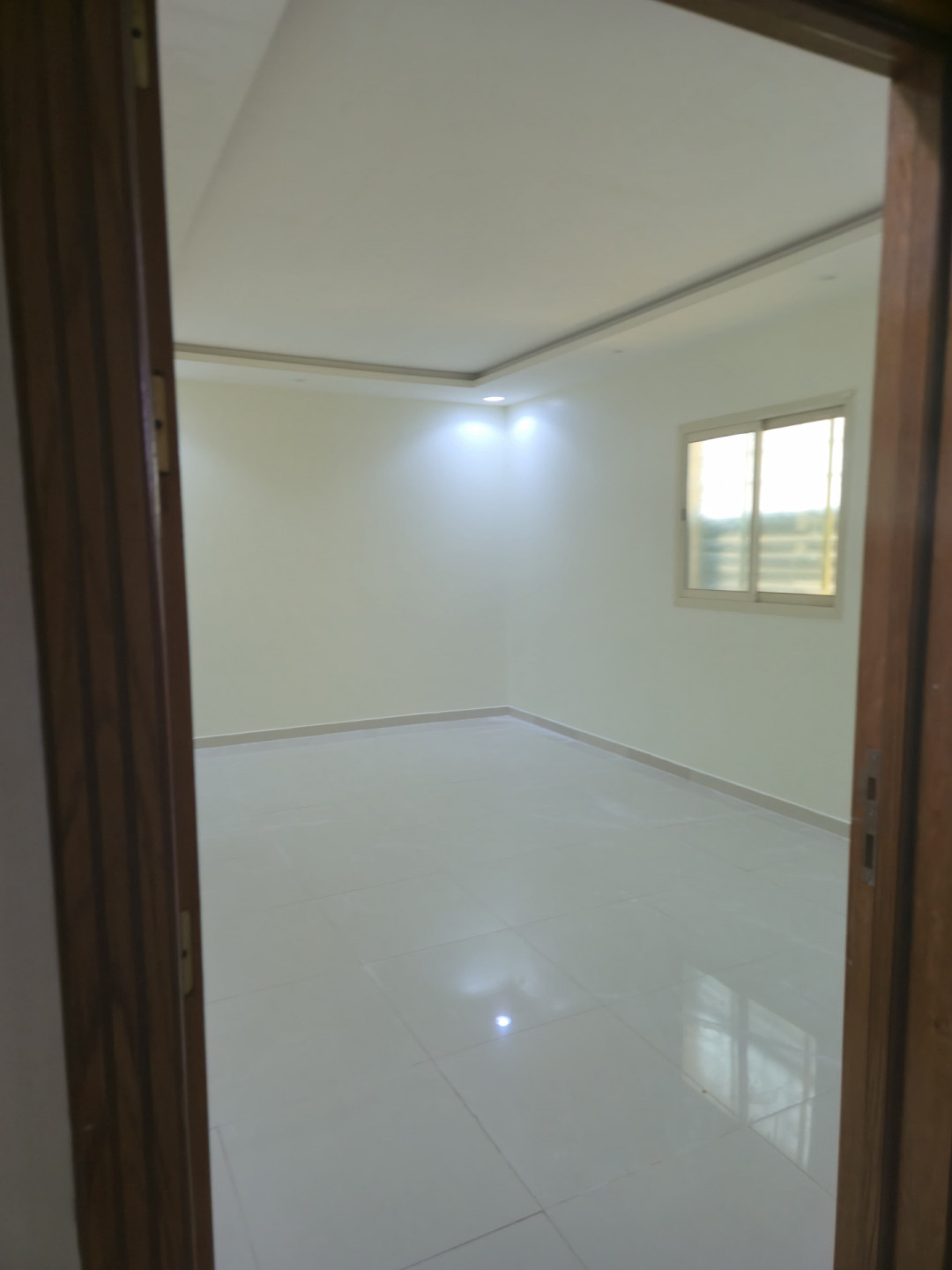 Clean and fully renovated apartment