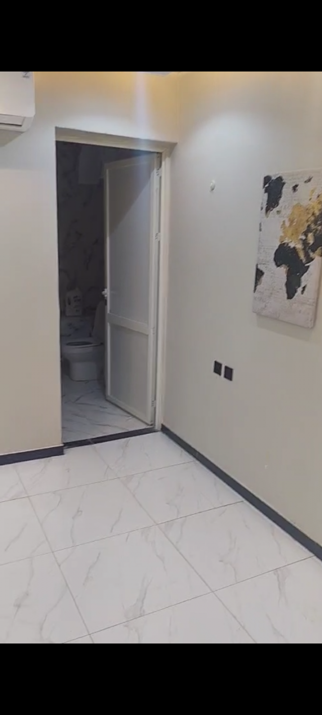 Spacious apartment in King Abdul Aziz neighborhood