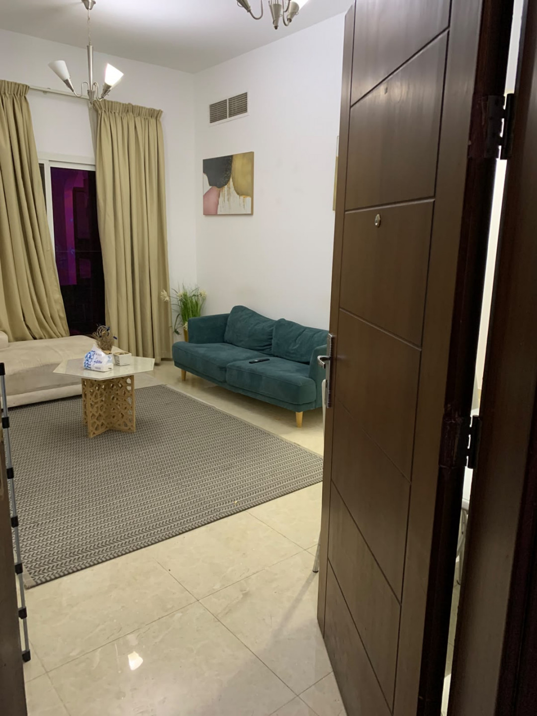 Spacious apartment in Al-Aliya, excluding utilities
