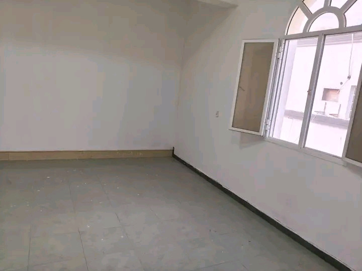 Spacious apartment in Al Hail North