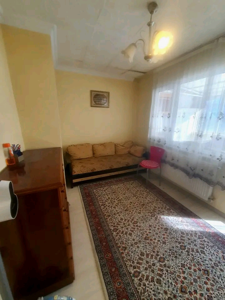 Spacious apartment in Fatih, close to the metro