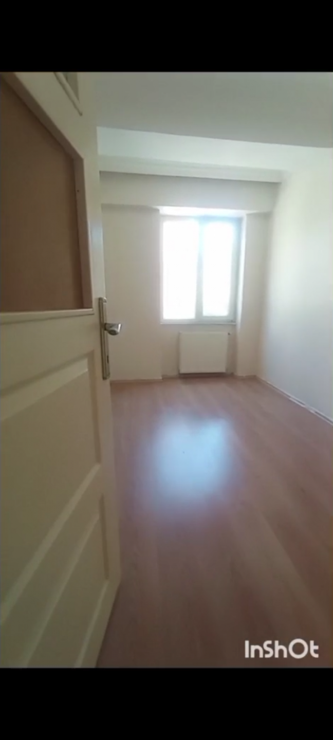 Very spacious apartment in Esenyurt with a balcony