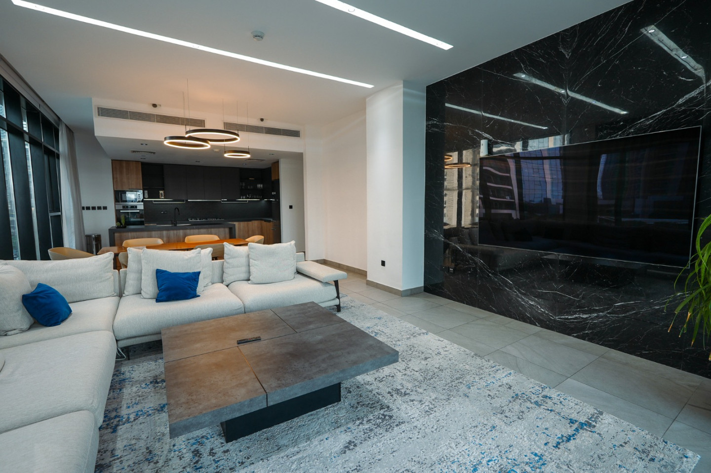 Spacious Apartment | Furnished with Luxury Furniture | DT1 Downtown