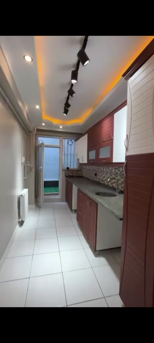 Spacious, modern, and tidy apartment