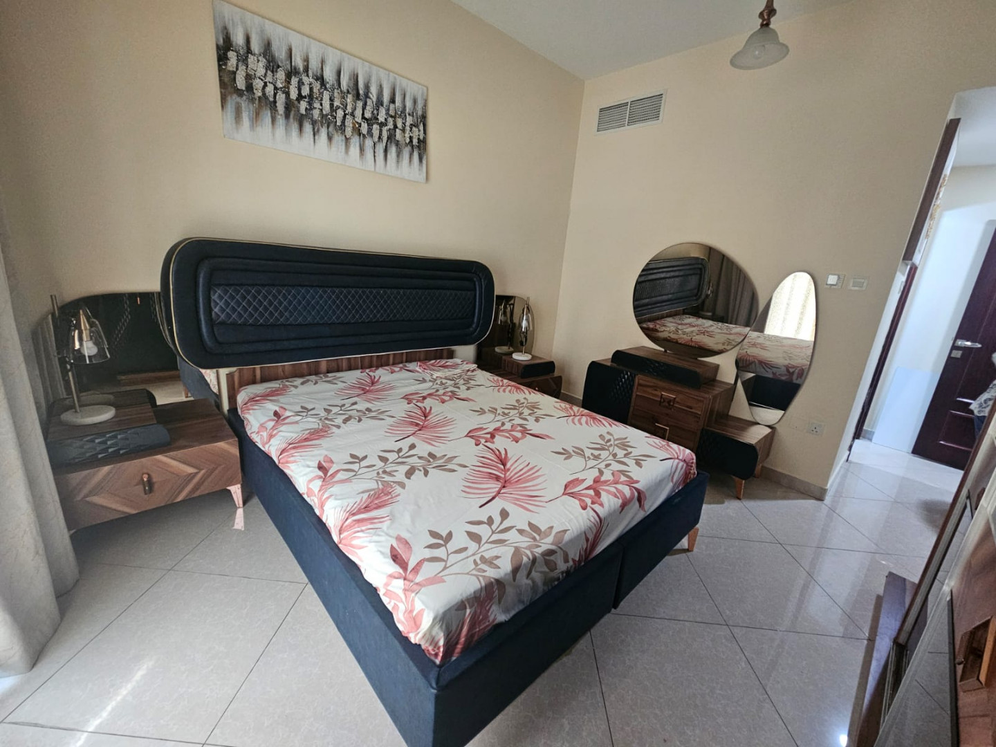 Apartment with a wide view and distinctive features in Al Majaz