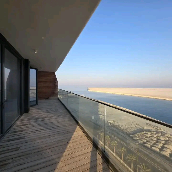 Upscale apartment with a stunning location and view