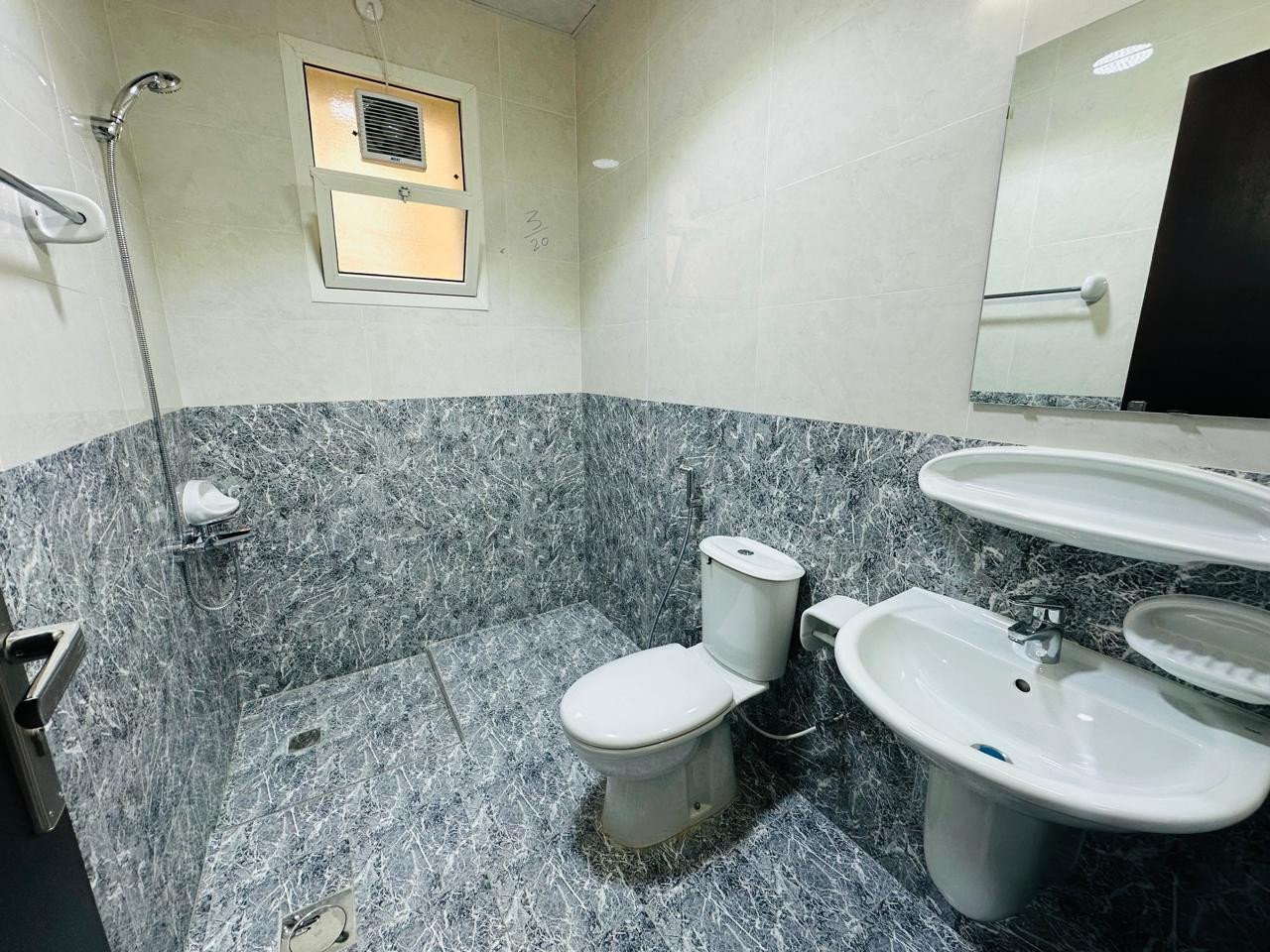 shk-rayaa-b-kornysh-aagman51786796016.jpg