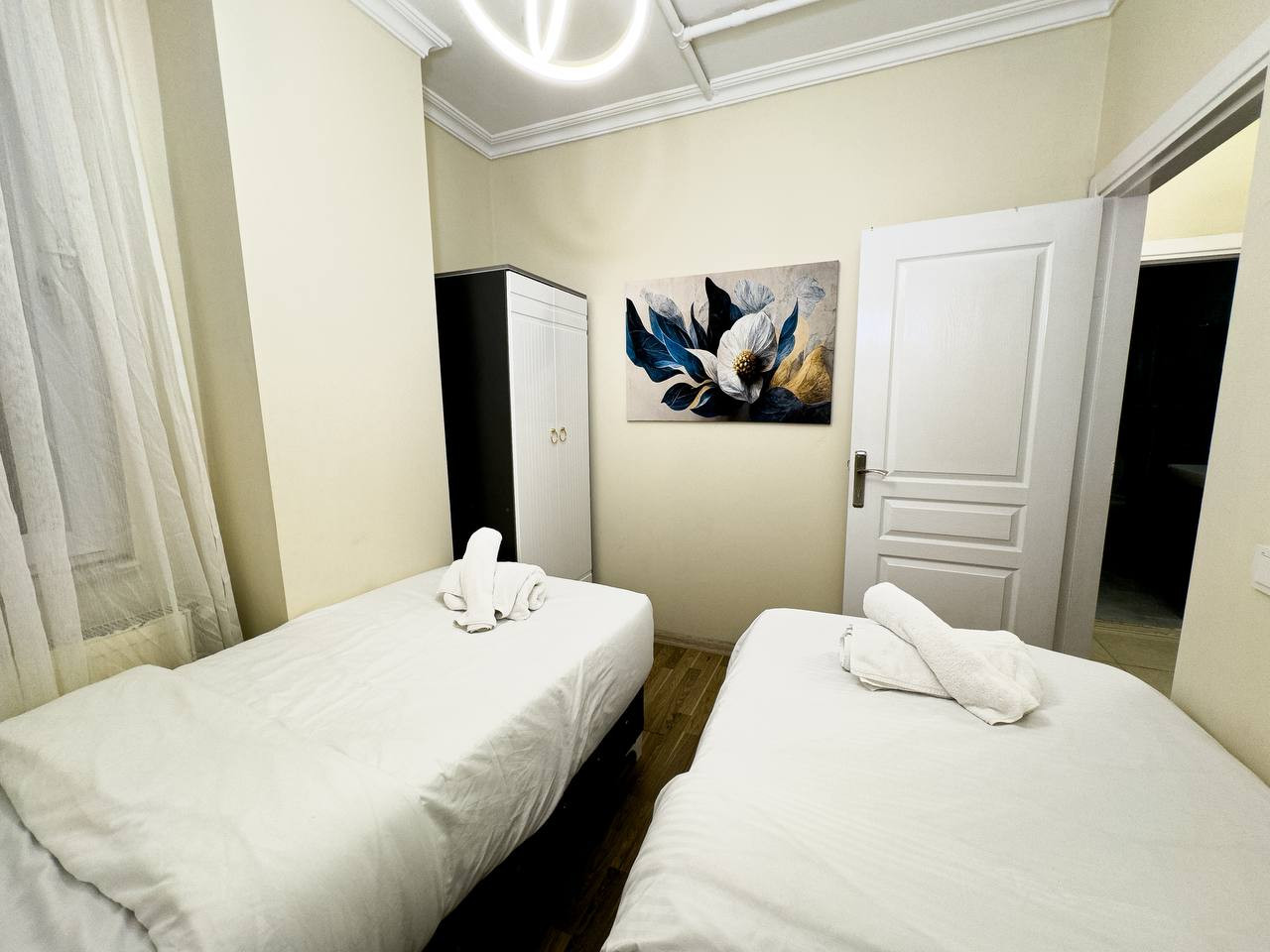 Super Deluxe Apartment
