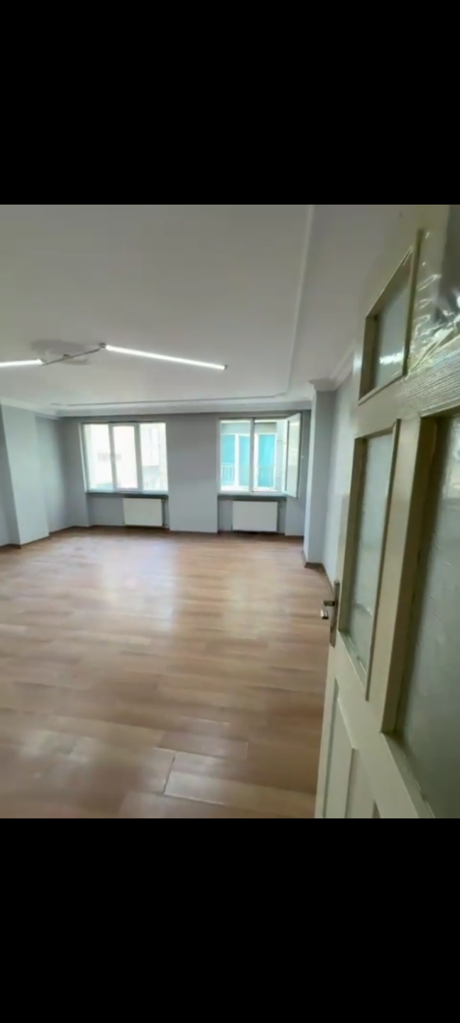 High floor apartment with balcony in Esenyurt