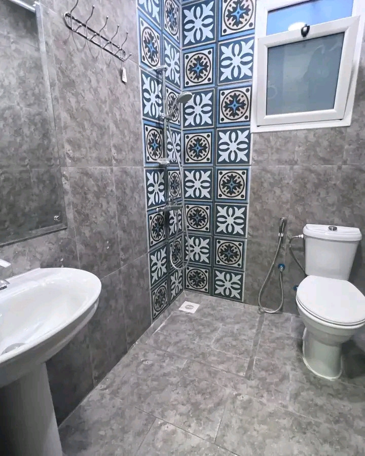 shk-thlath-ghrf-mgdd-llaygar-fy-sar51792268008.jpg