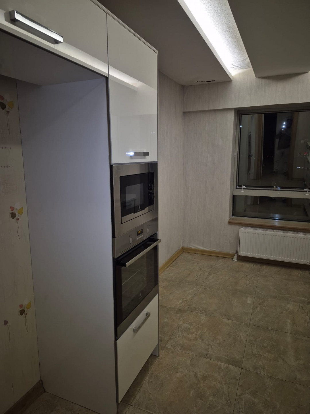 Three-room apartment with a living room, empty