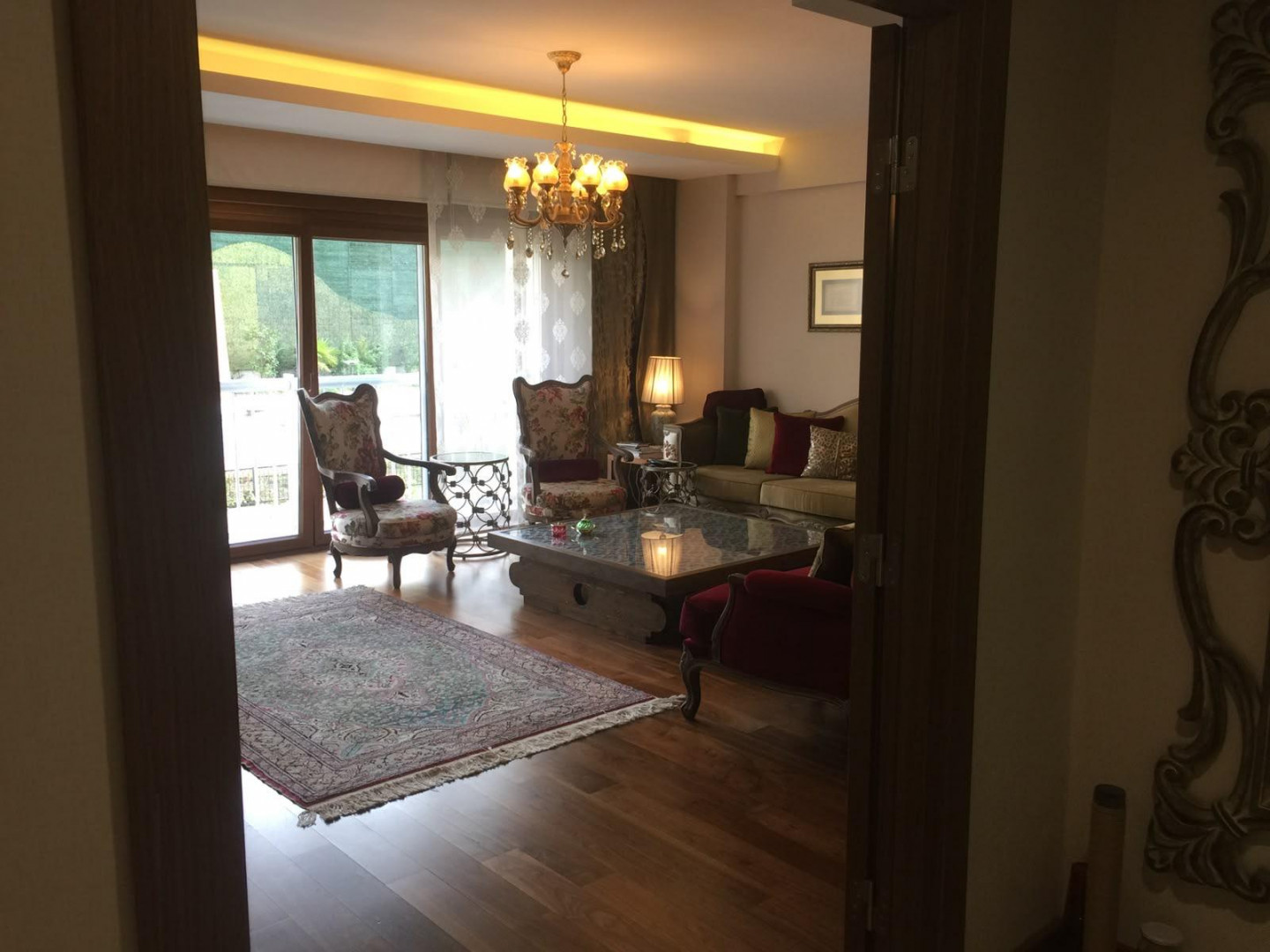 Three-bedroom apartment with a living room for annual rent