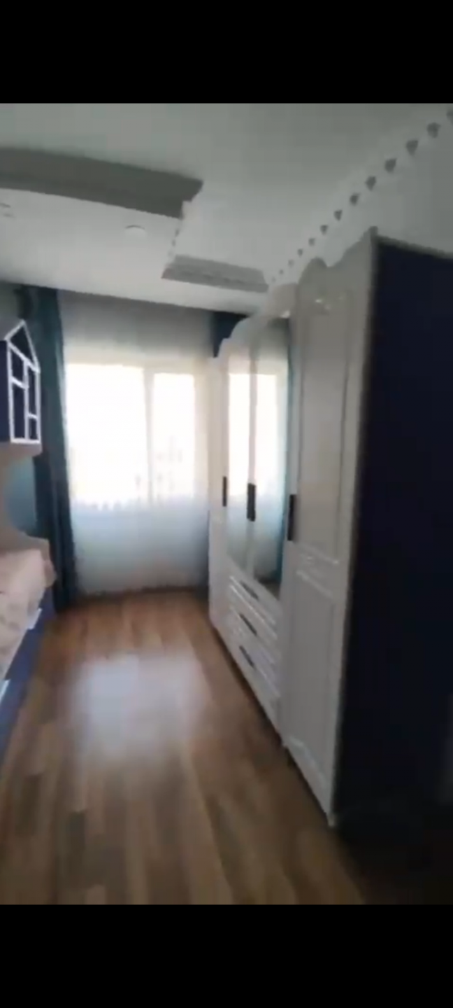Three-bedroom apartment with a living room for rent