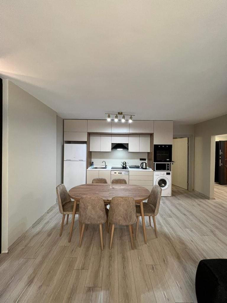 Three-bedroom apartment with a living room, super deluxe