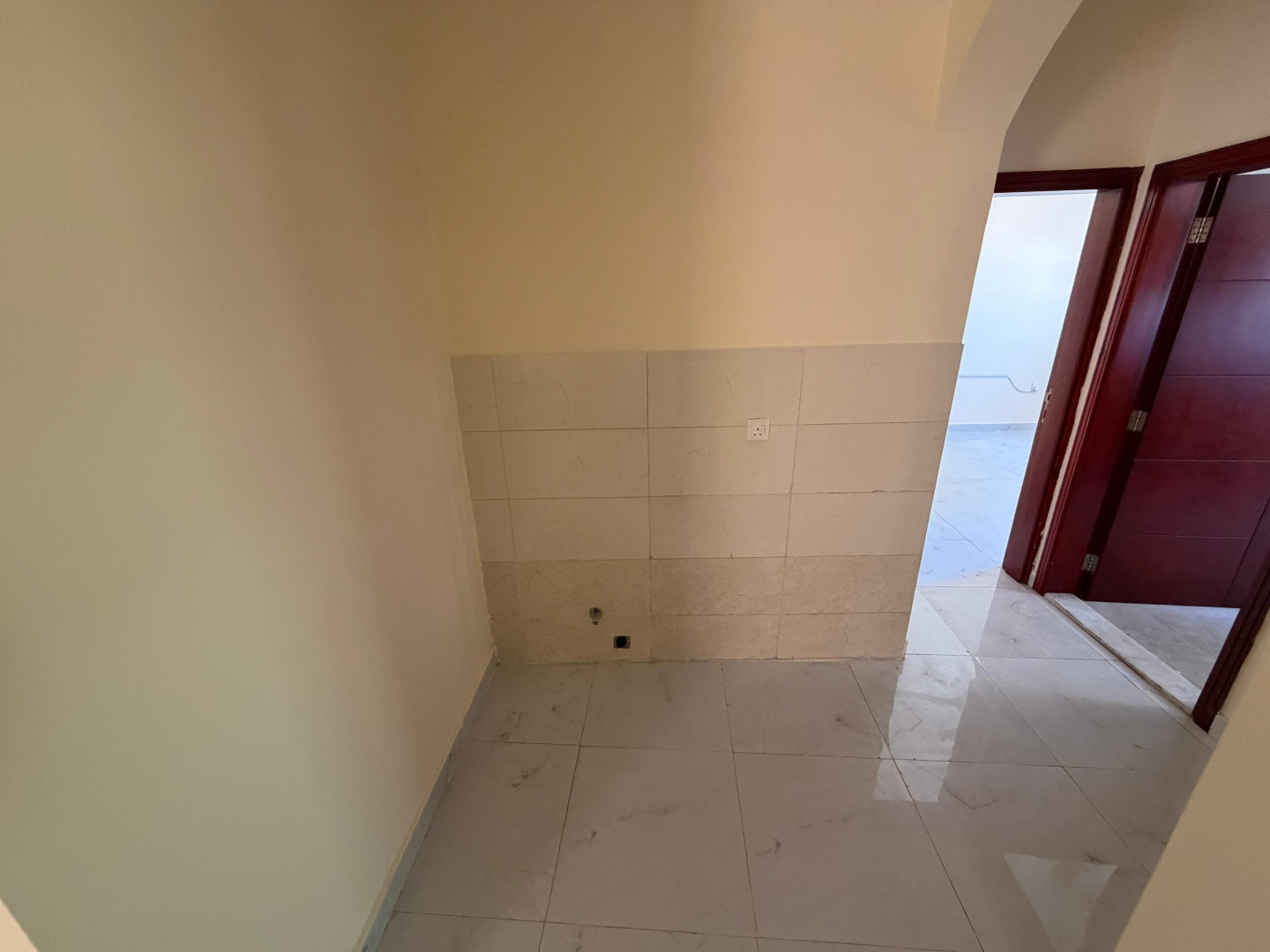 3-bedroom apartment with a living room