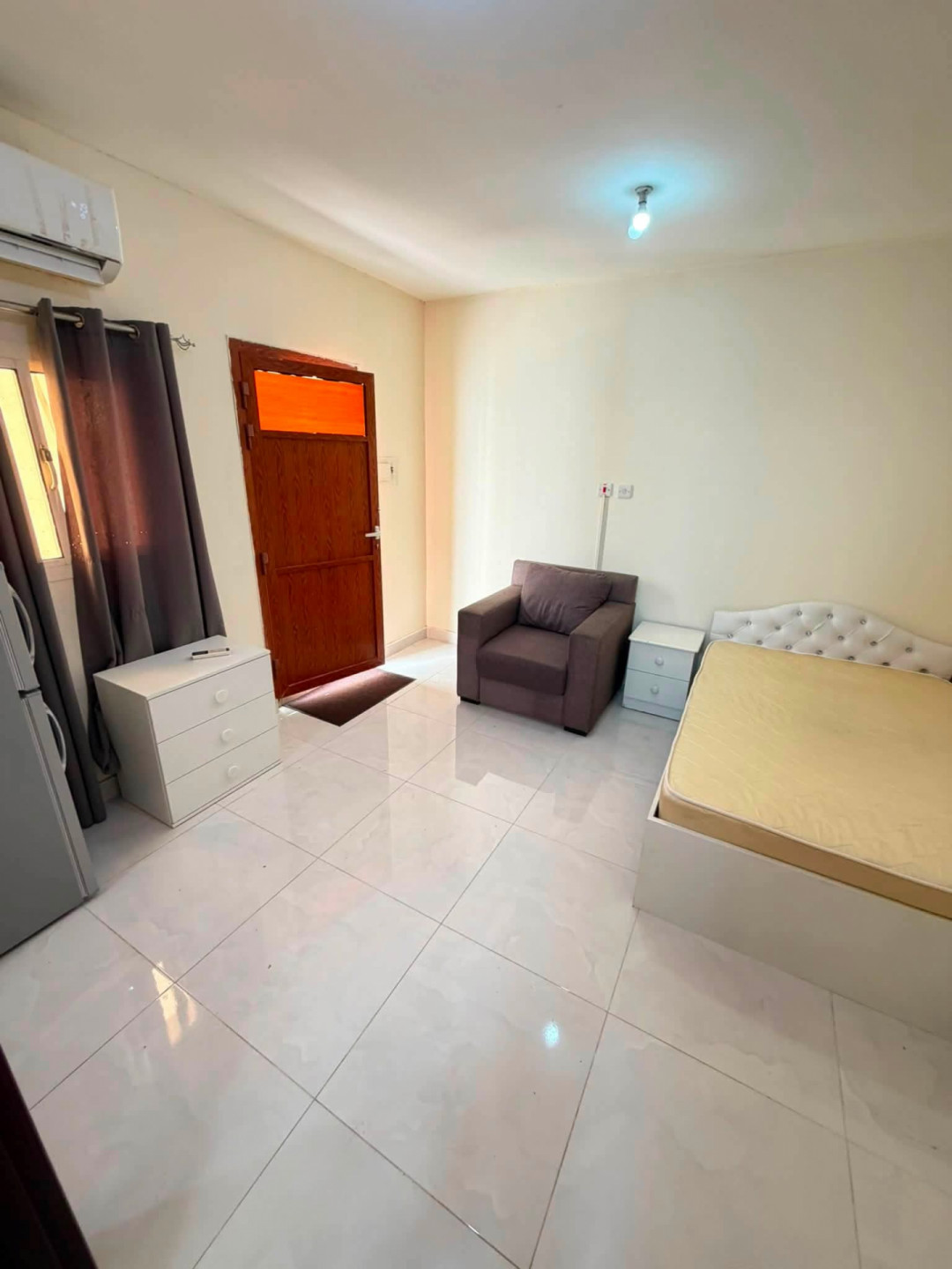 One-bedroom apartment with kitchen