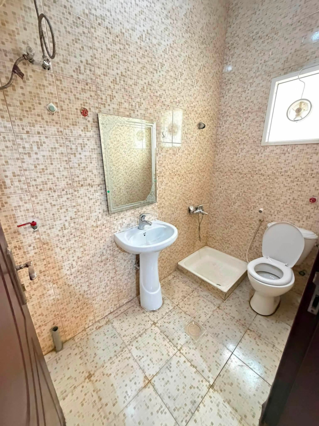 shkh-ghrf-osalh-llaygar-bmie61785327770.jpg
