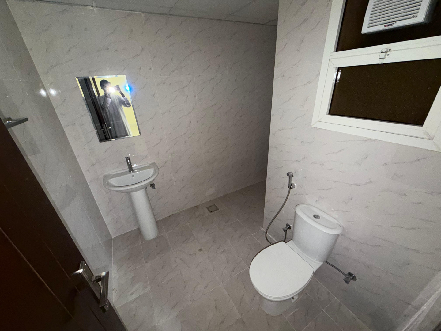 One-bedroom apartment for annual rent