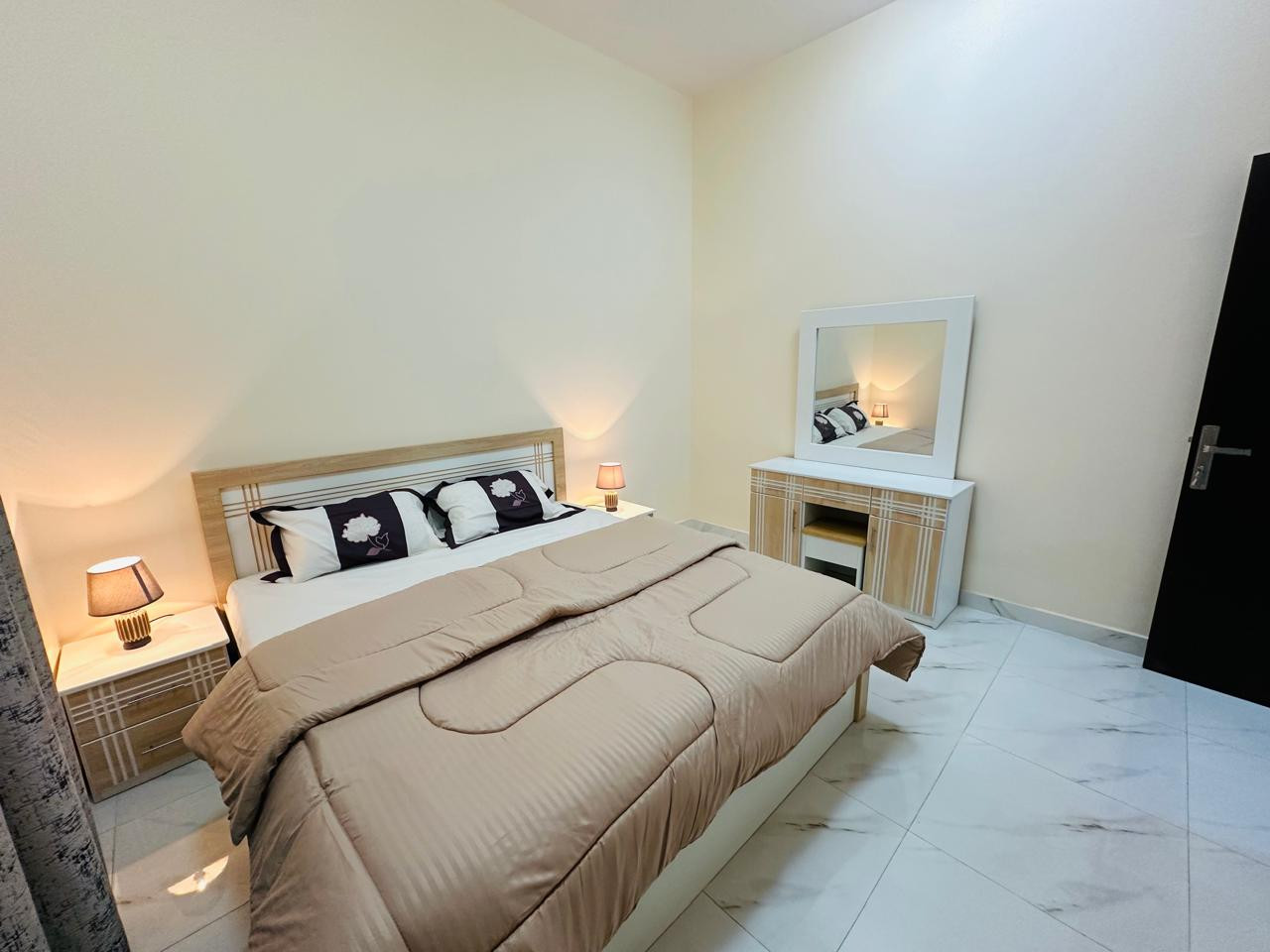 Two-bedroom apartment with a living room for monthly rent
