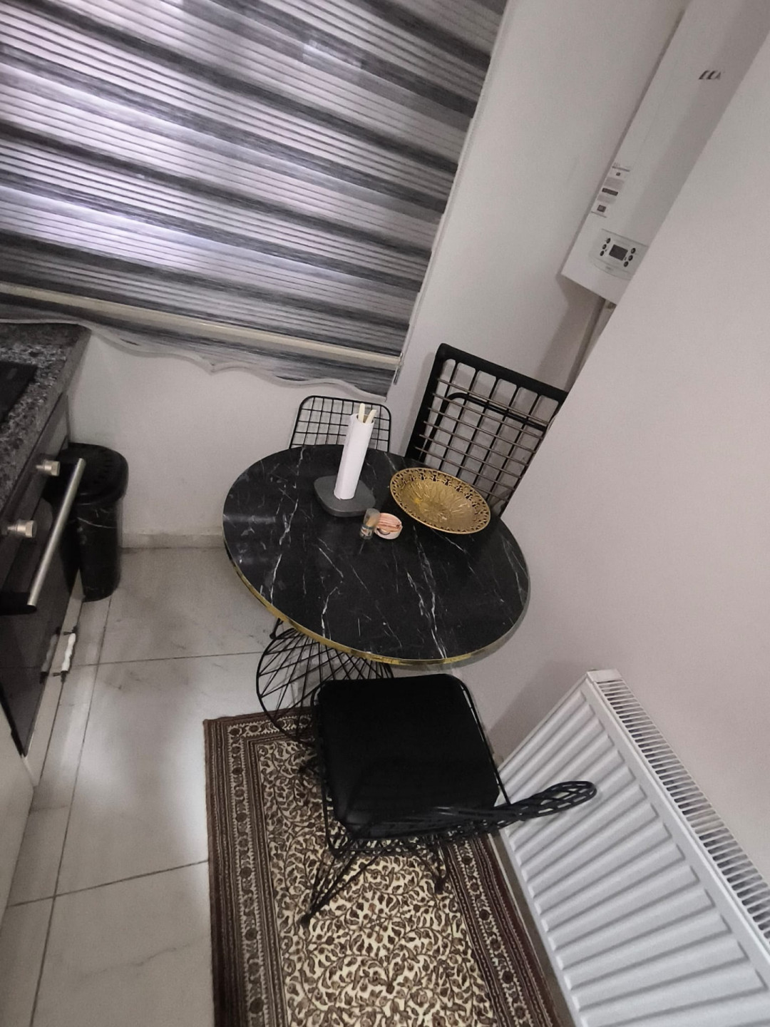 Two-bedroom apartment with a living room, furnished and clean.