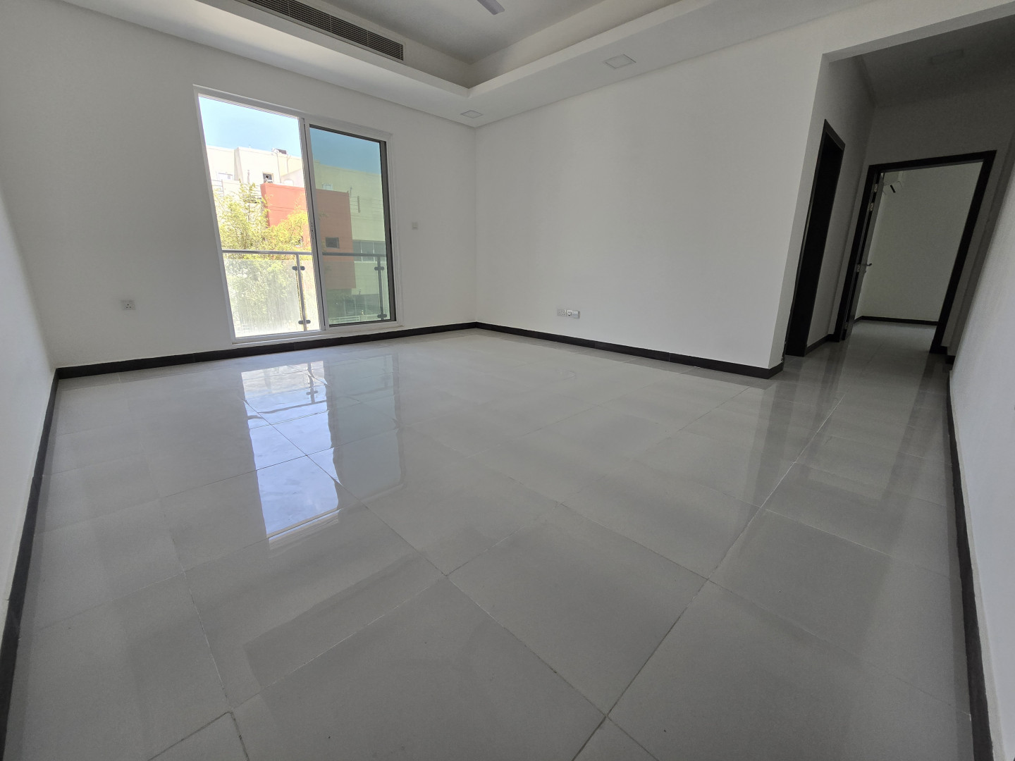 shkh-llaygar-fy-gbl-hbshy01778261604.jpg