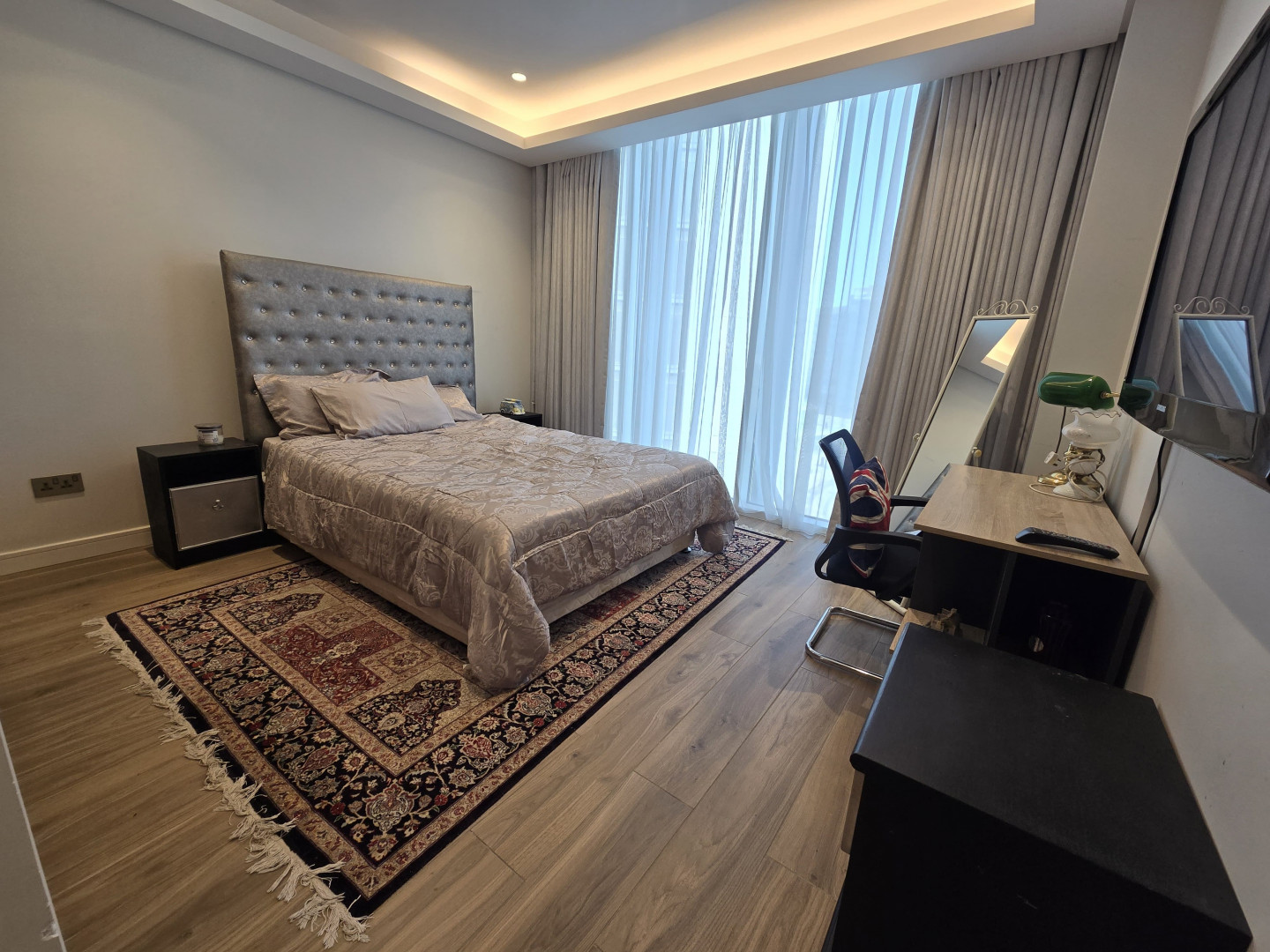 shkh-llaygar-mfrosh-shaml-alkhrbaaa-fy-dlmonya101778500546.jpg