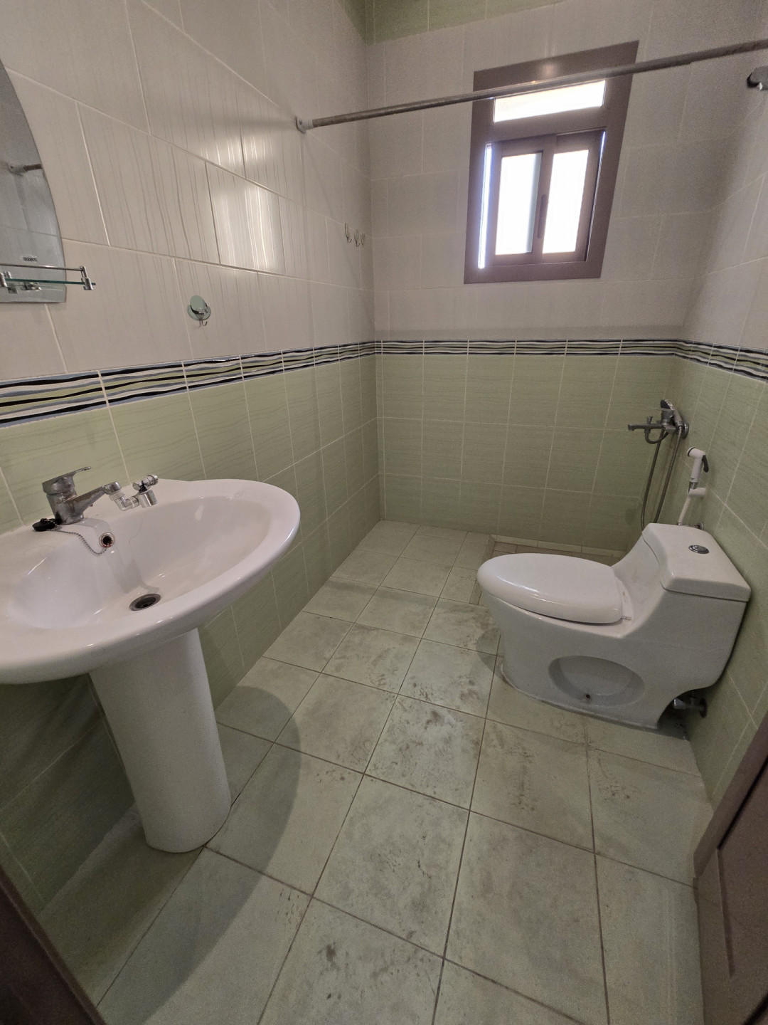 Apartment for rent in Saar, electricity included, with air conditioning.