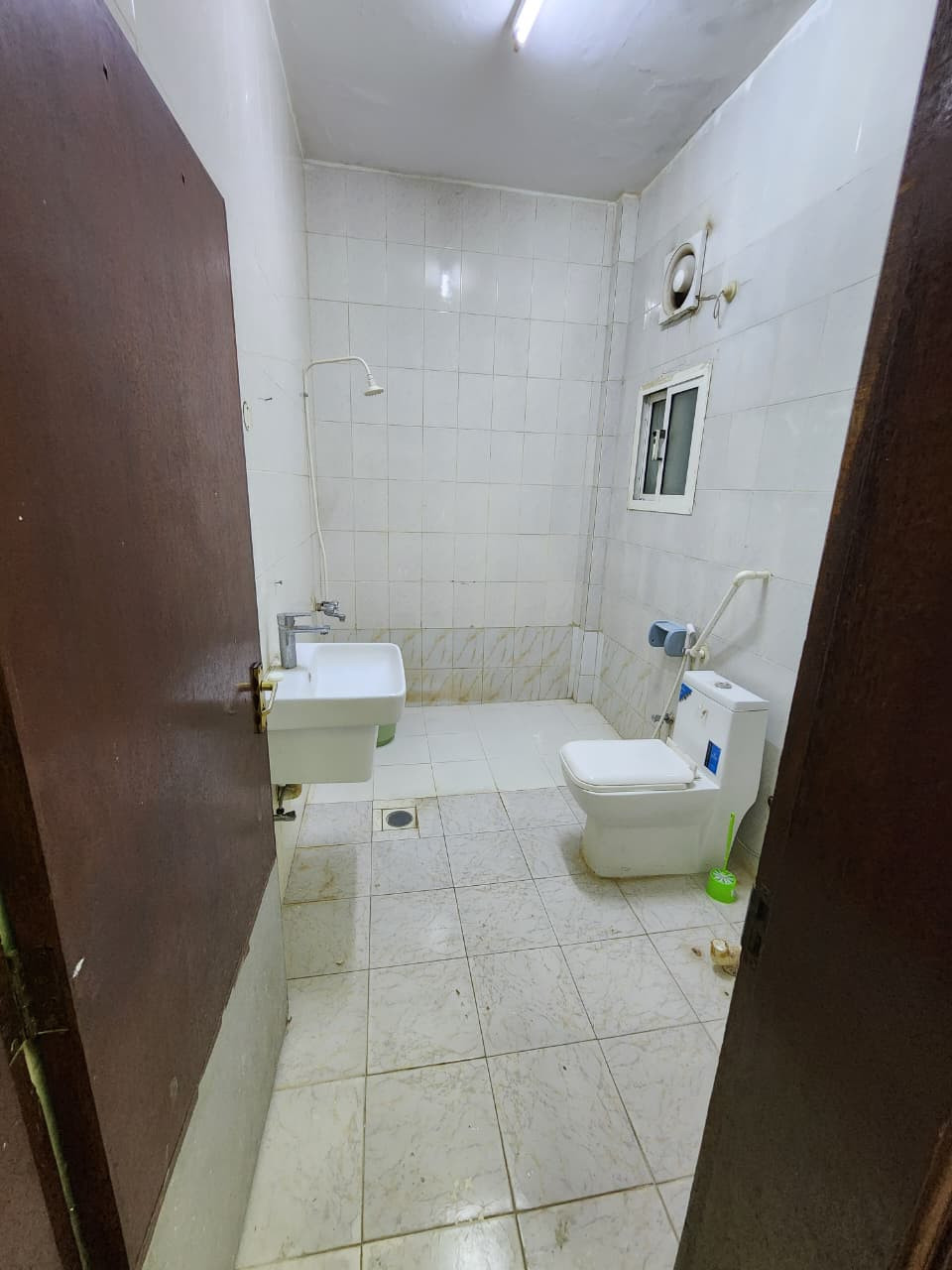 shkh-mfroshh-llaygar-a1ja61784304757.jpg