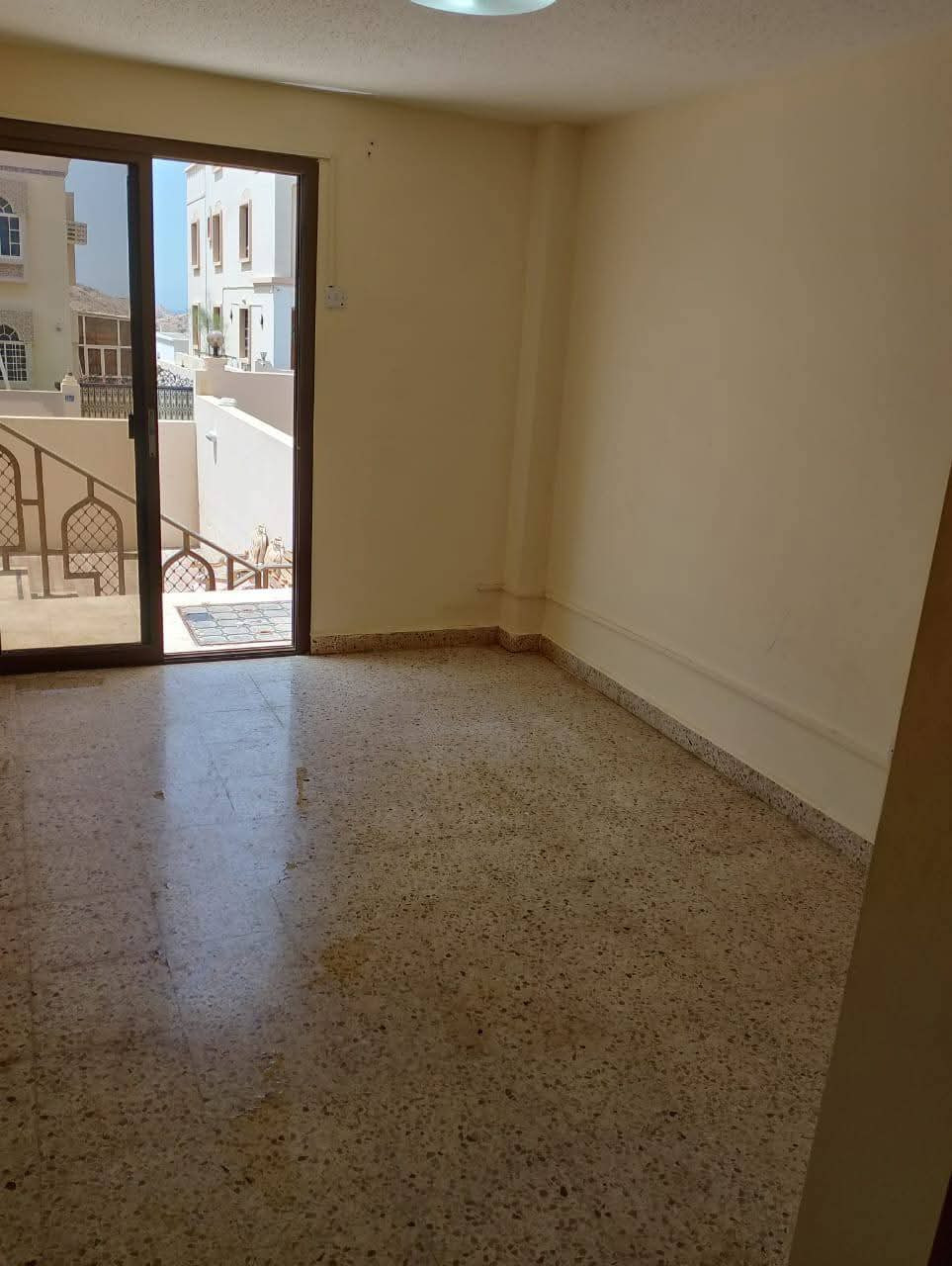 One-bedroom apartment with a bathroom