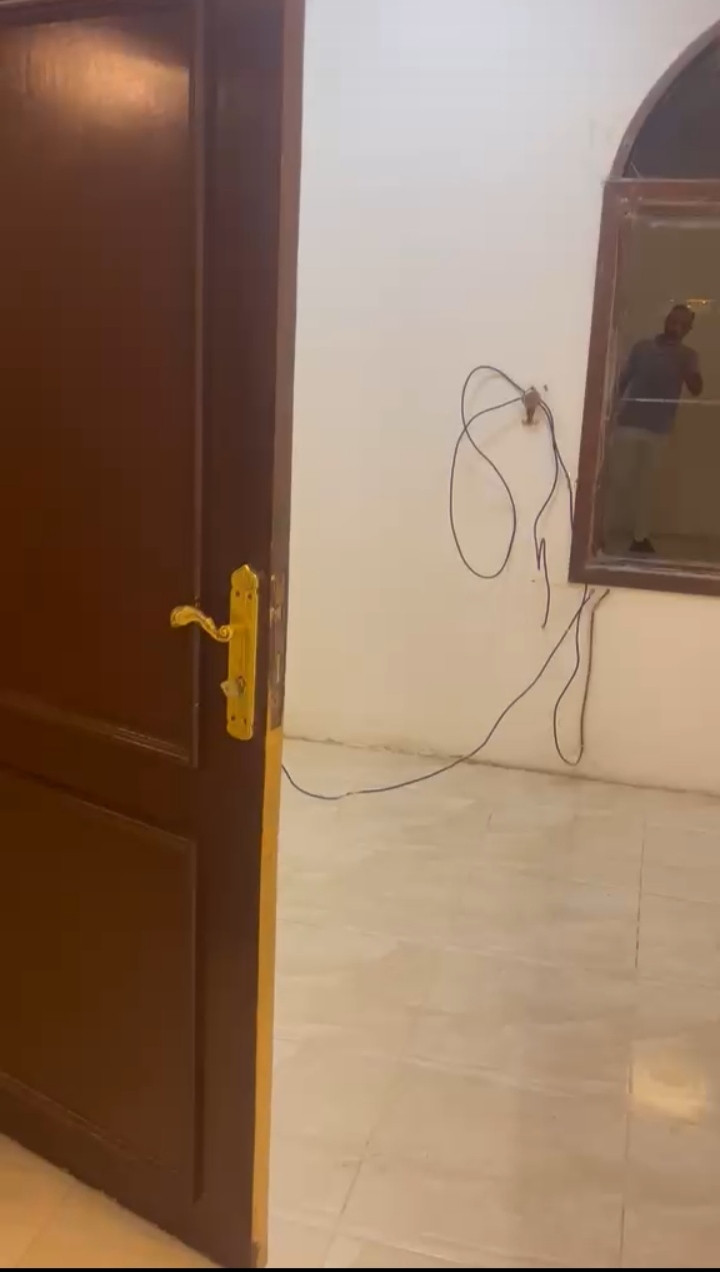 Spacious master apartment, newly painted and cleaned
