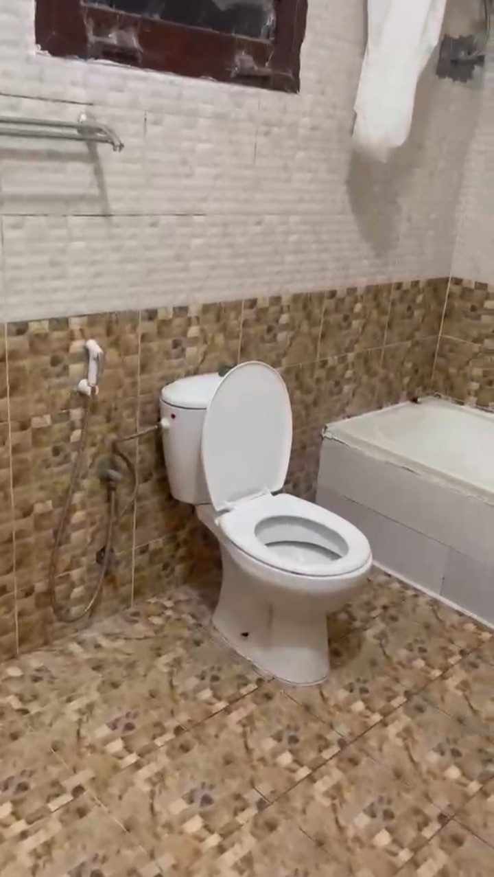 Spacious master apartment, newly painted and cleaned