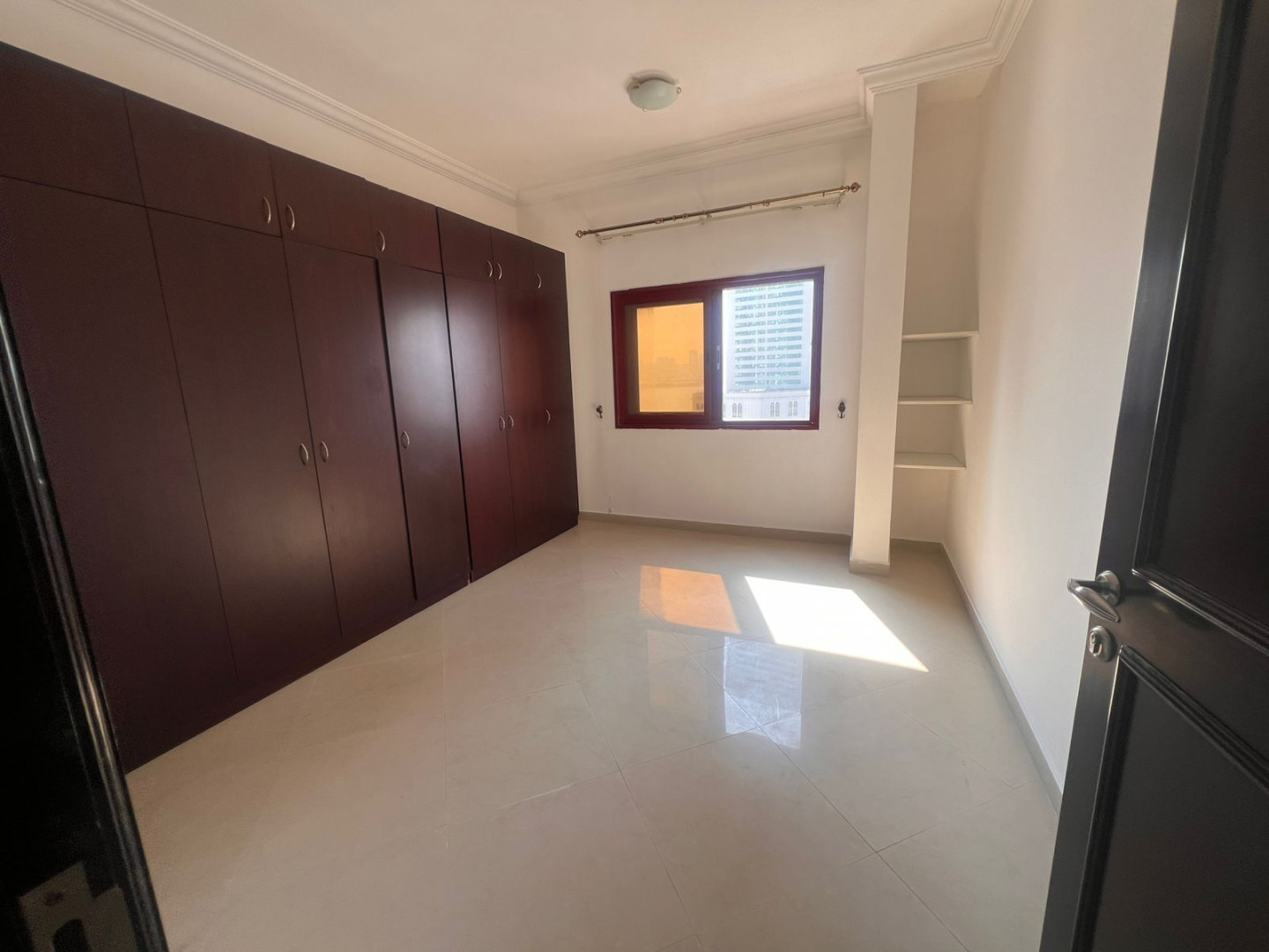 Your apartment is now in the Khan area, with two bedrooms, a living room, and two bathrooms, at an unbeatable price.