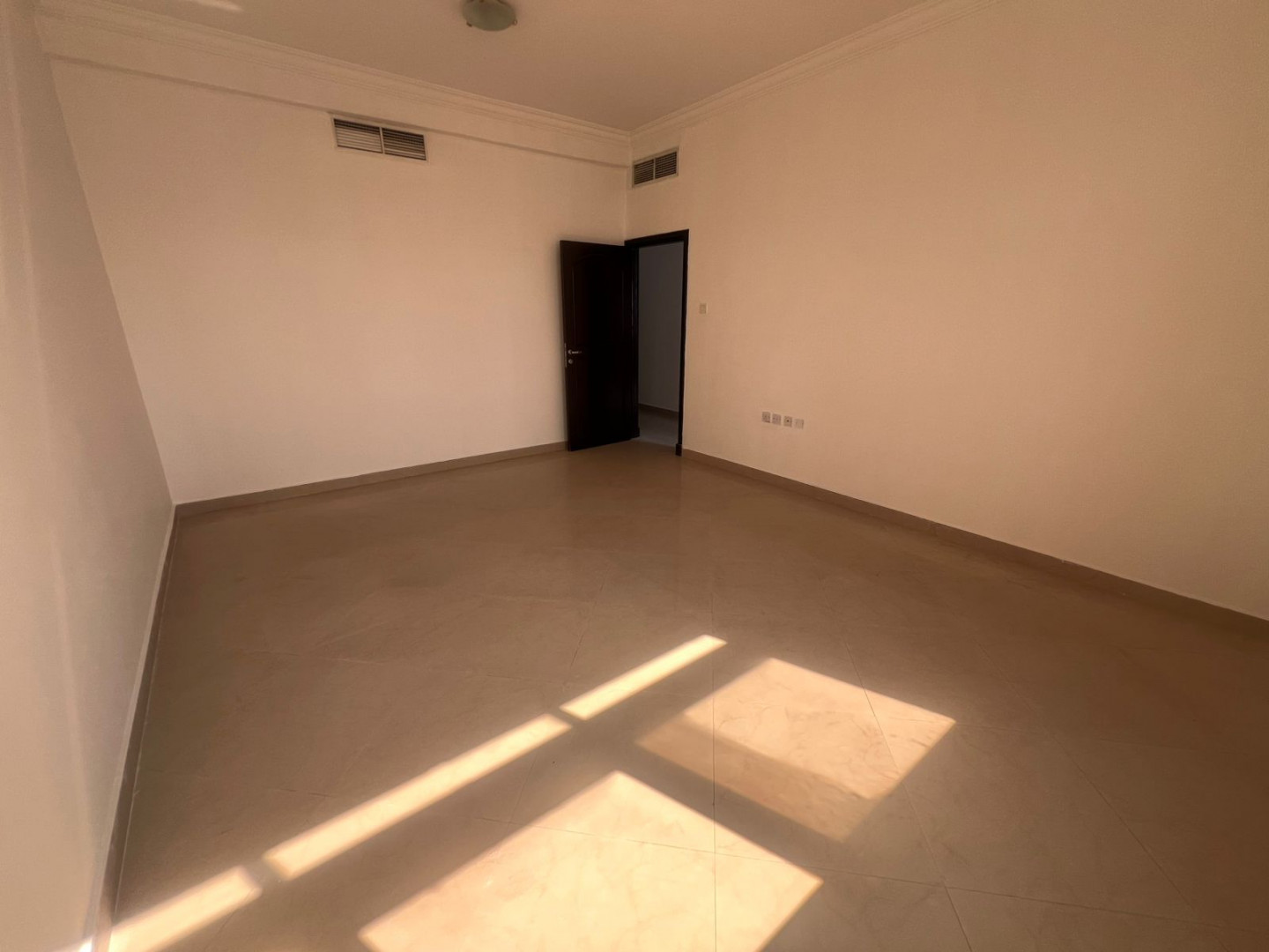 Your apartment is now in the Khan area, with two bedrooms, a living room, and two bathrooms, at an unbeatable price.