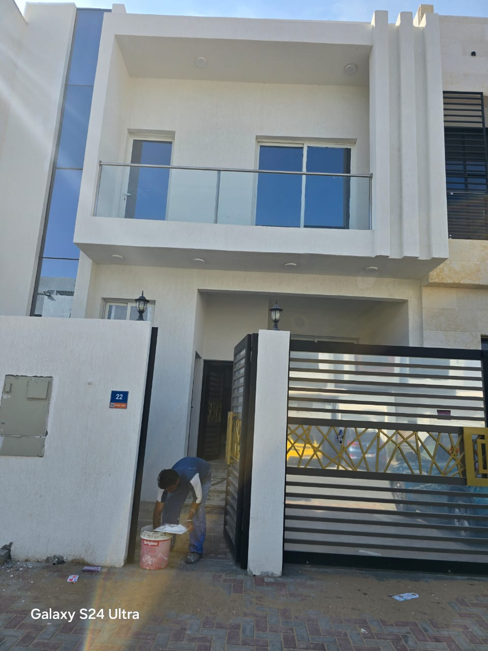 Distinctive accommodation for living in a townhouse
