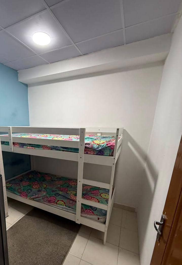 Youth accommodation, double partitions