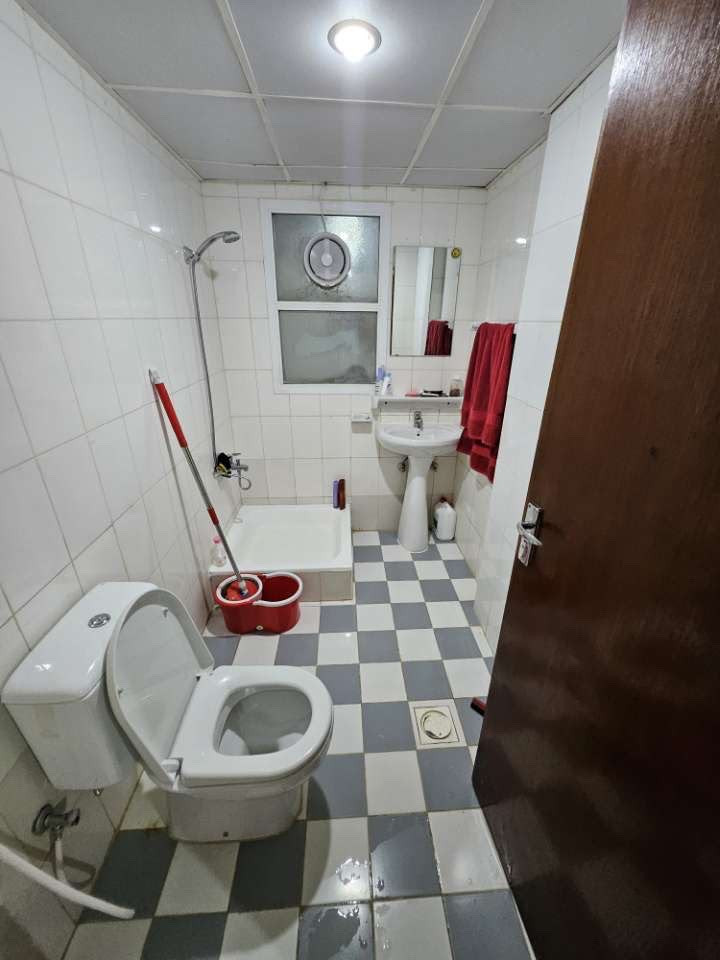 Second studio apartment for rent in Al Majaz, Sharjah, close to the Corniche, bus station, and all services.