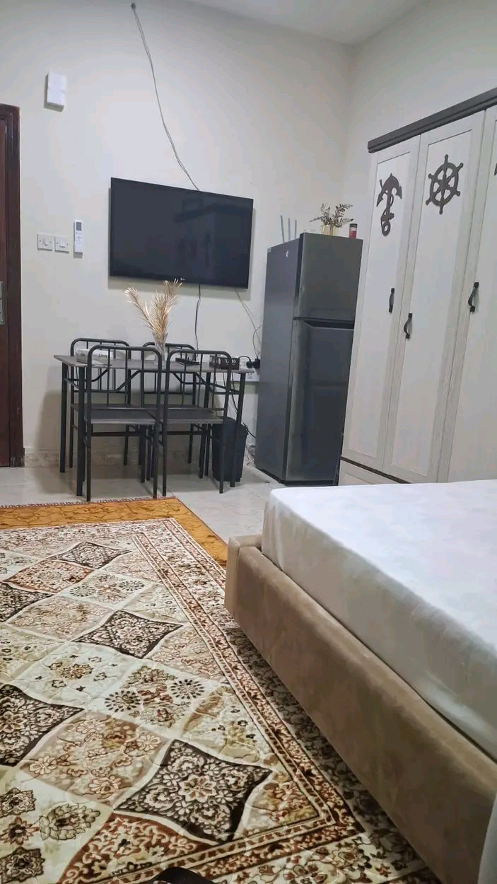 Second apartment, all bills included, near the bus station